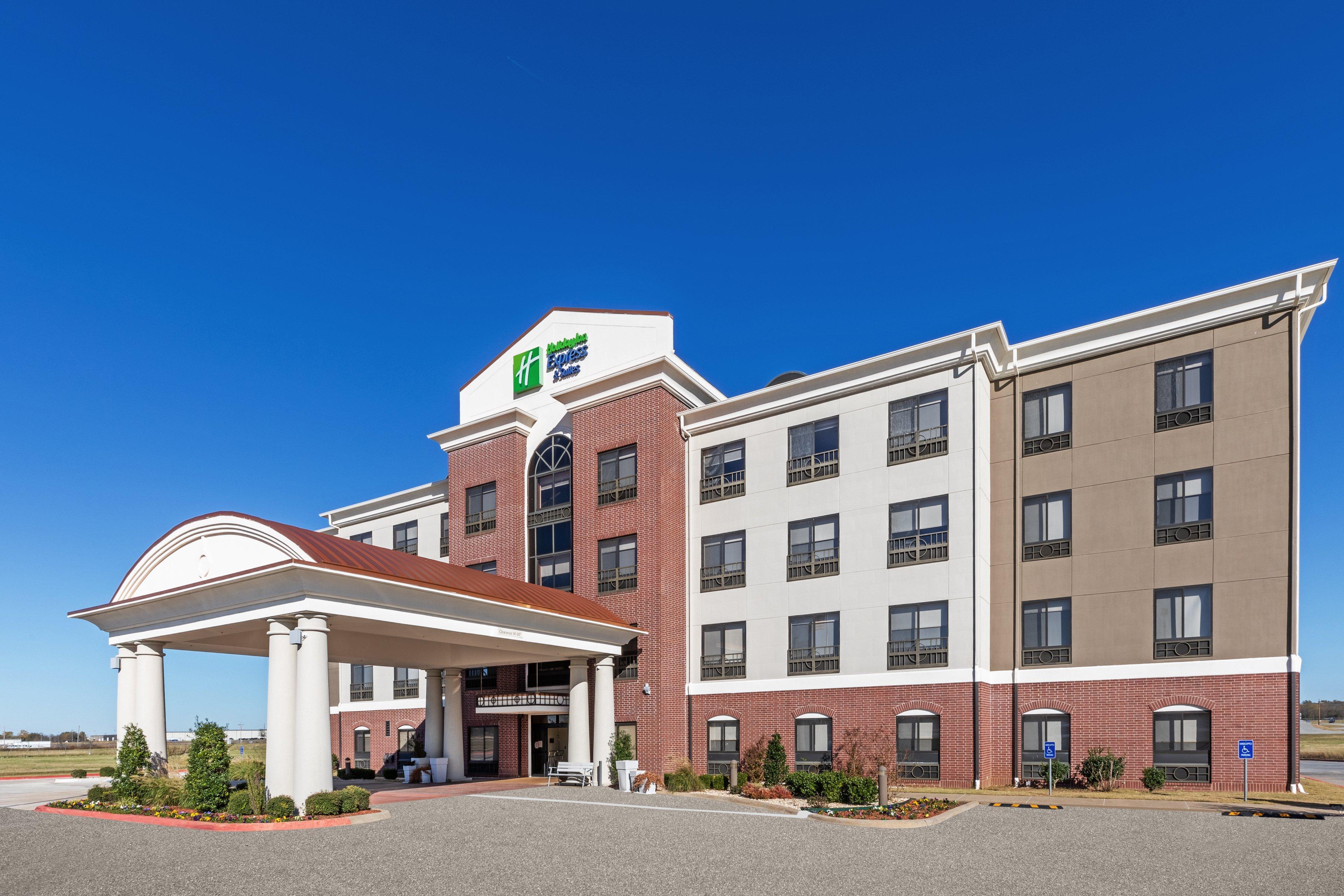 Holiday Inn Express And Suites Pryor By Ihg Lusta Buitenkant foto